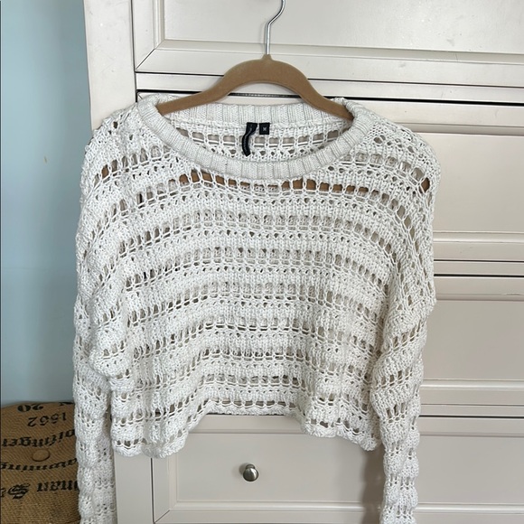 Like new Off White Knit Cropped Sweater - Picture 1 of 6